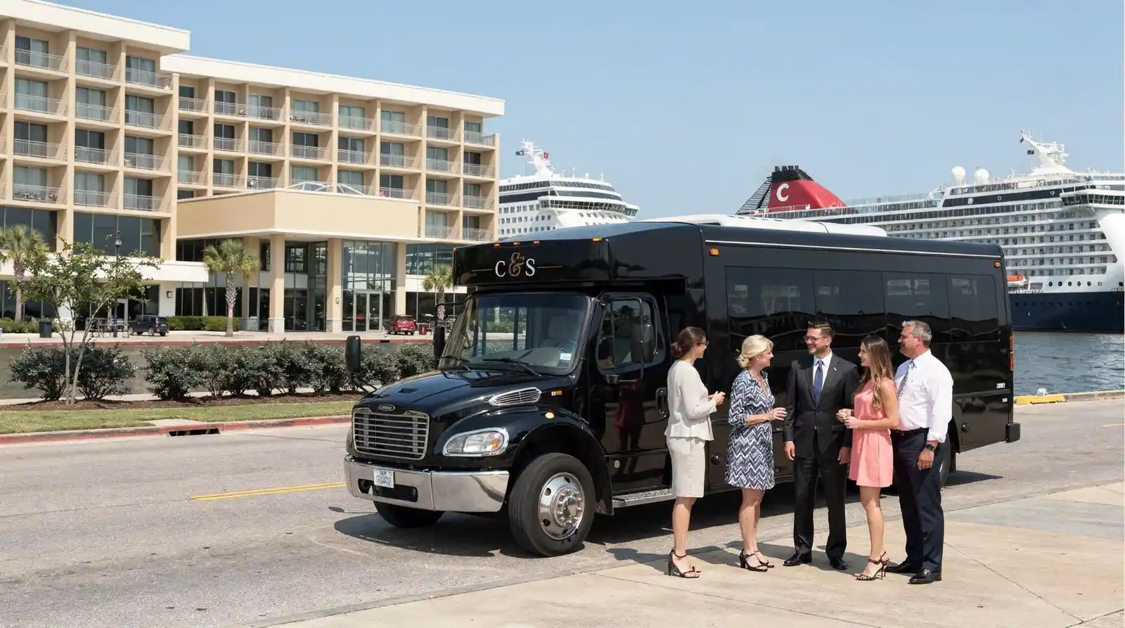 Private car services in the corridor cover Galveston hotels, conventions, and cruise terminals in addition