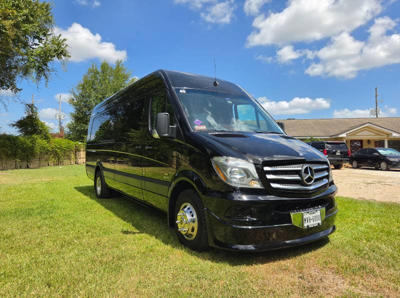 Luxury_CNS Limo-12pax Limo Sprinter copy